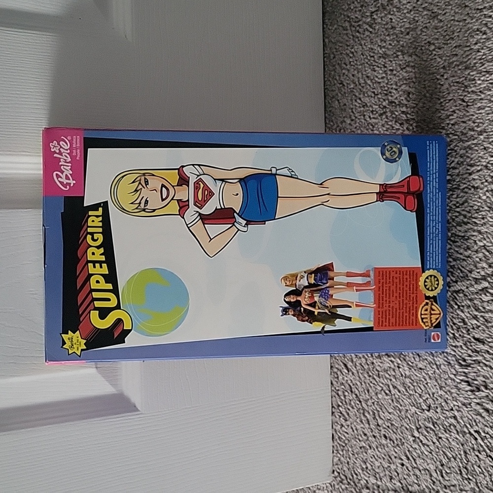 Super Girl Barbie - Picture 3 of 5